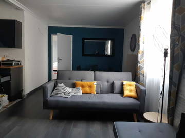 Roomlala | Room 1 Cozy Near CDG