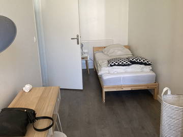 Roomlala | Zimmer 11m2 In Wohnung 70m2