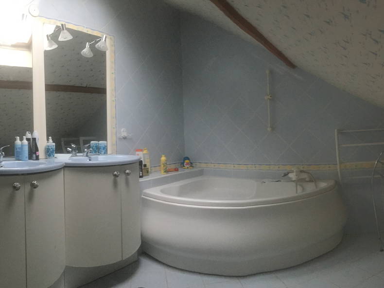 Colocation Frontonas 267143-4