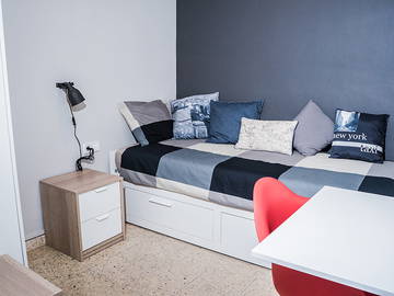 Roomlala | Room 5 minutes from the Sagrada Família (RH5-R3)