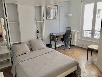 Room For Rent Paris 393060-1
