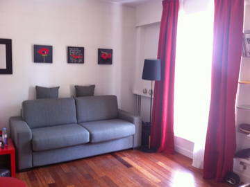 Roomlala | Room at the resident's home in Neuilly-sur-Seine