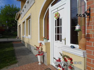 Roomlala | Room Close To Budapest