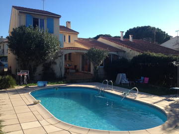 Roomlala | Room for rent 10 minutes from Montpellier