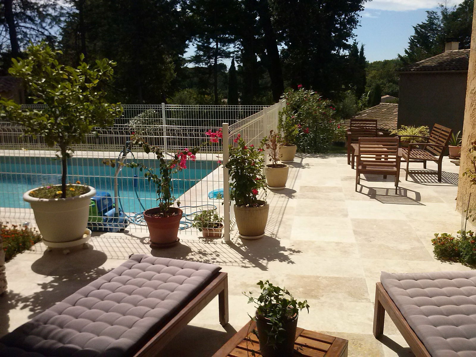 Homestay Venelles 64468