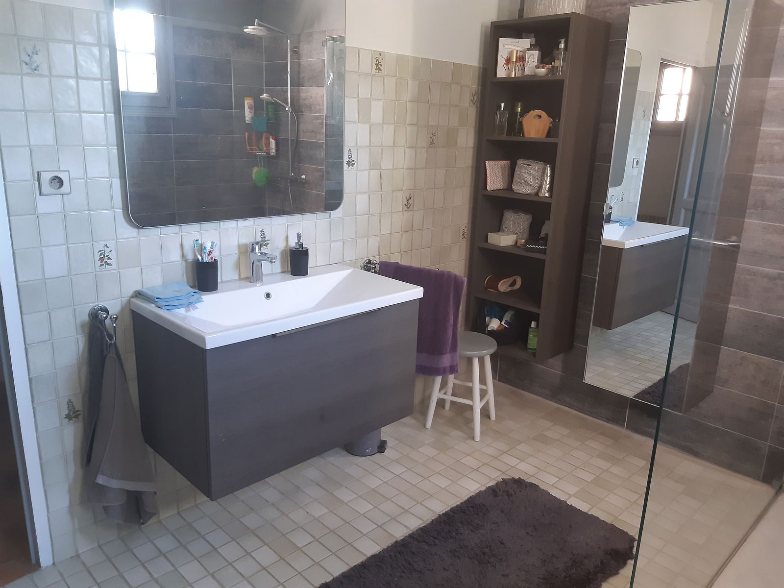 Homestay Venelles 64468