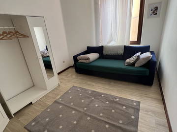 Roomlala | Room for rent at Gare de Midi Brussels