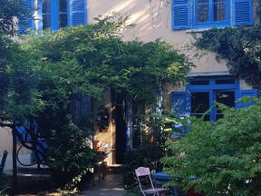 Zimmer Zu Vermieten Am Fond D'un Jardin In Maison De Charme