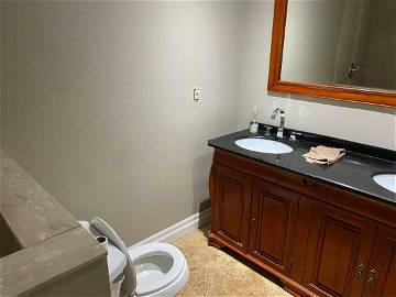 Homestay Mississauga 241374-5