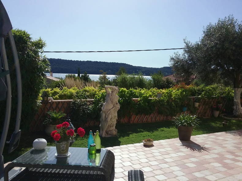 Hospedagem Em Casa De Família Saint-Chamas 80813-4