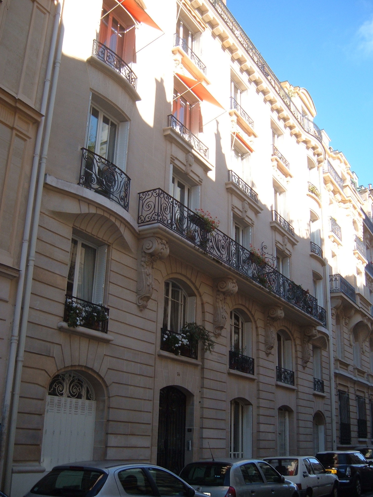 Entire Home Paris 666259