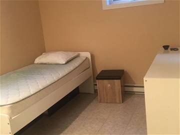 Roomlala | Room For Rent In A Cartier Universite Laval