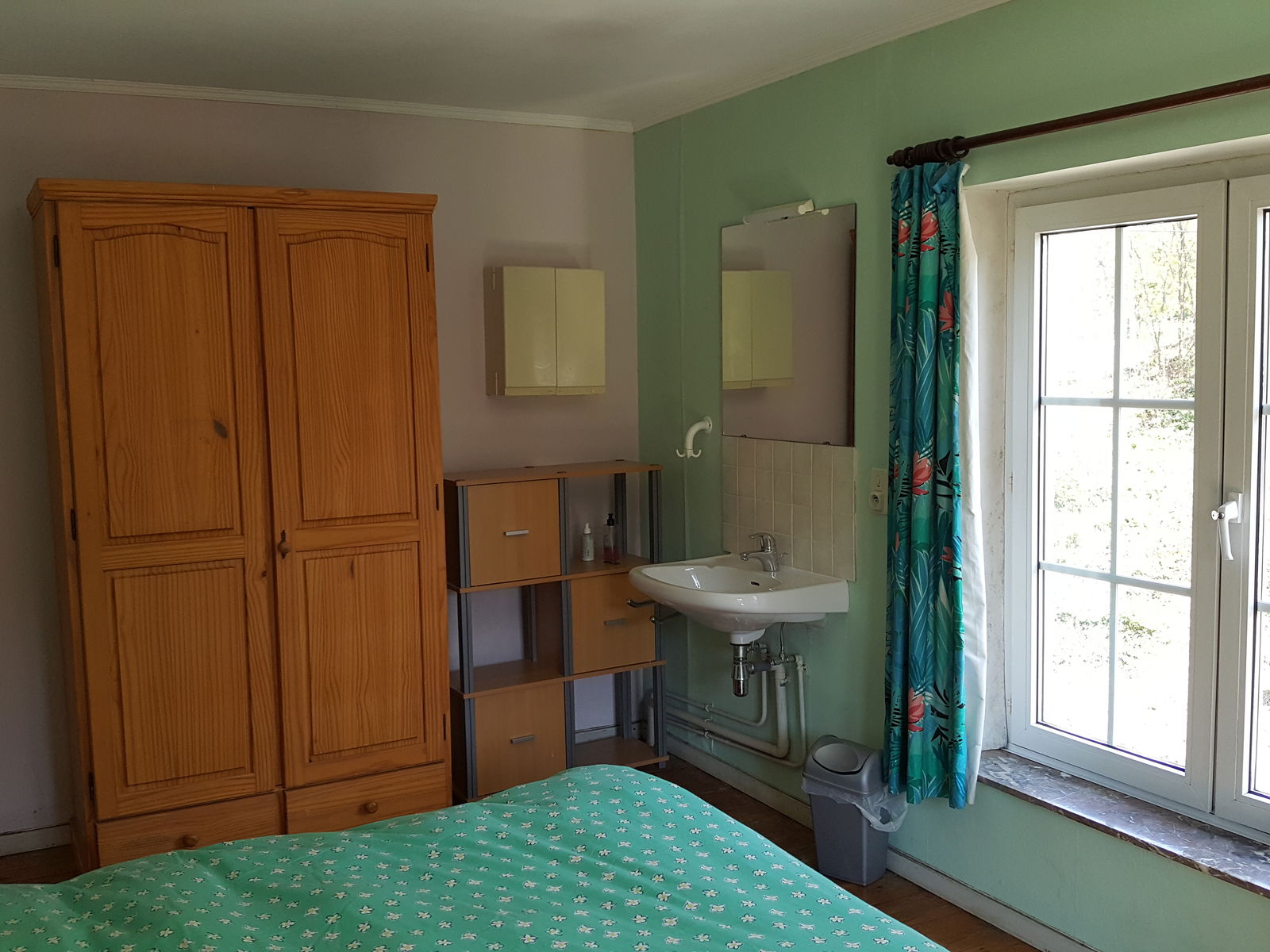 Homestay Court-Saint-Étienne 65034