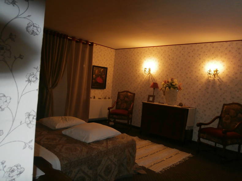 Habitaciones De Huéspedes Nueil-sous-Faye 75468-3