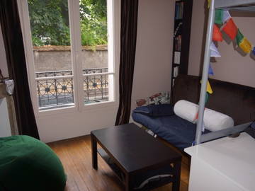 Roomlala | Room for rent in a local's home in Versailles