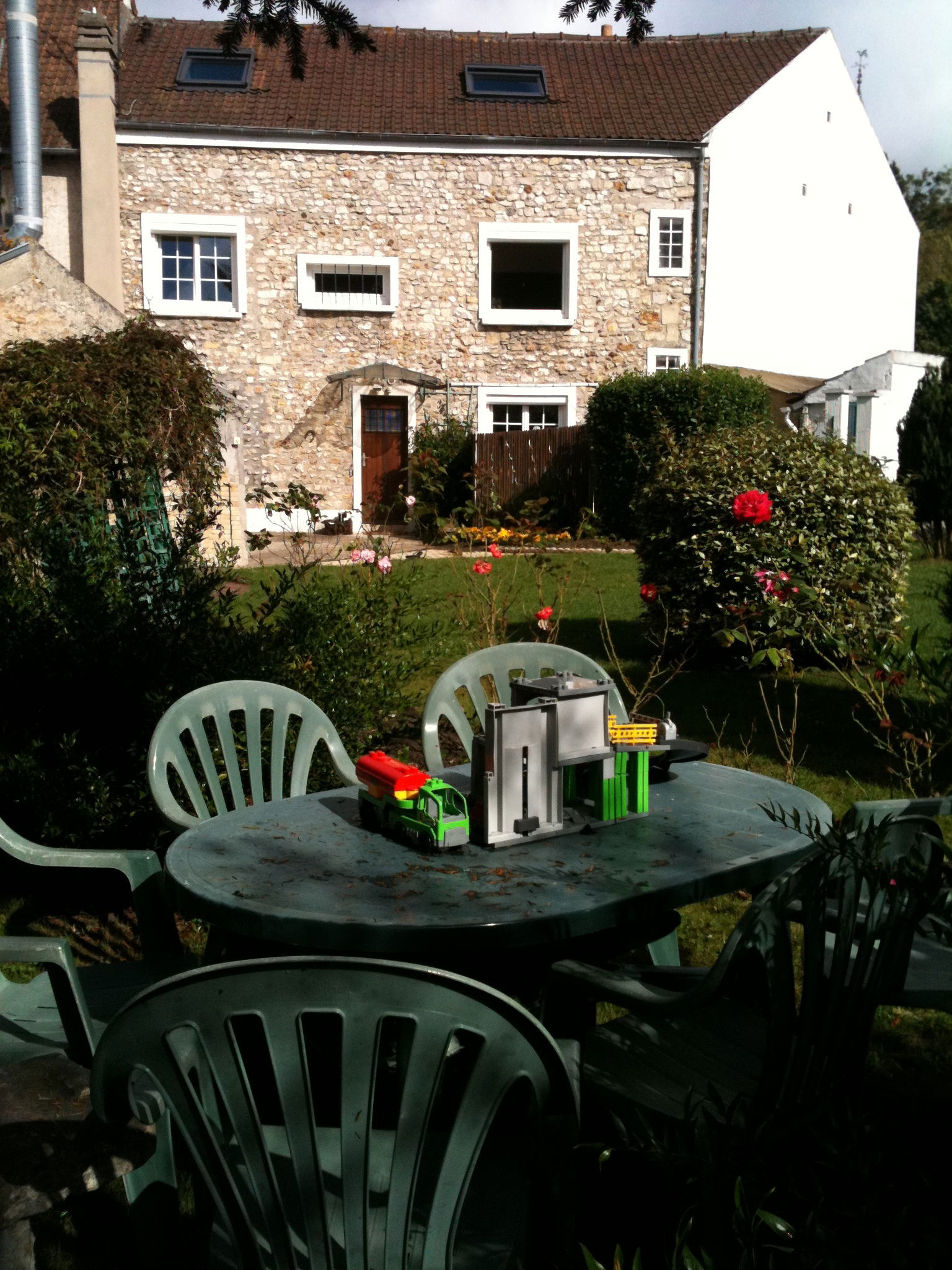 Homestay Saint-Nom-la-Bretèche 71008