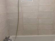 Chambre chez l'habitant à louer à La Falaise - photo 14 : salle de bain-14