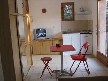 Roomlala | Room for rent in a villa in Aubagne