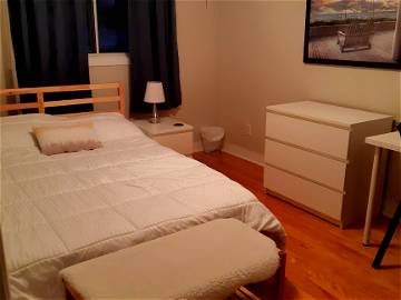 Roomlala | Room For Rent In Beautiful 5 1/2