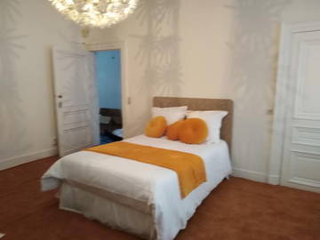 Roomlala | Room for rent in Brussels Center Near the Grand Place