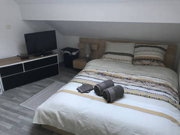 Roomlala | Room For Rent In Eragny