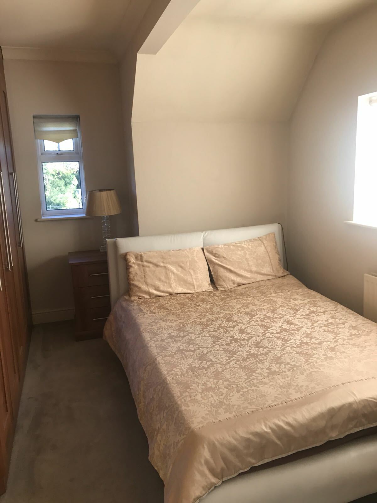 Homestay E2 9JG 210204