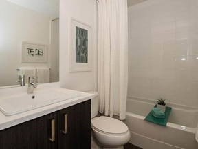 Vuokrattava huone UUSI 3 makuuhuoneen ja 2 kylpyhuoneen huoneisto – Surrey