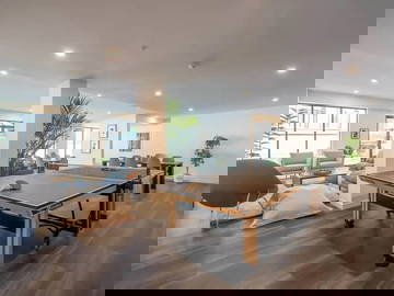 Colocation Surrey 635997-6