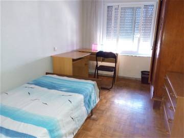 Roomlala | Room For Rent In Salamanca City Center