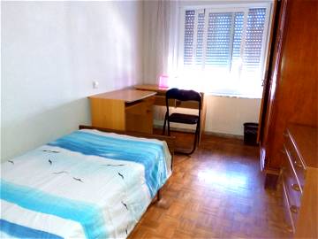 Roomlala | Room For Rent In Salamanca City Center