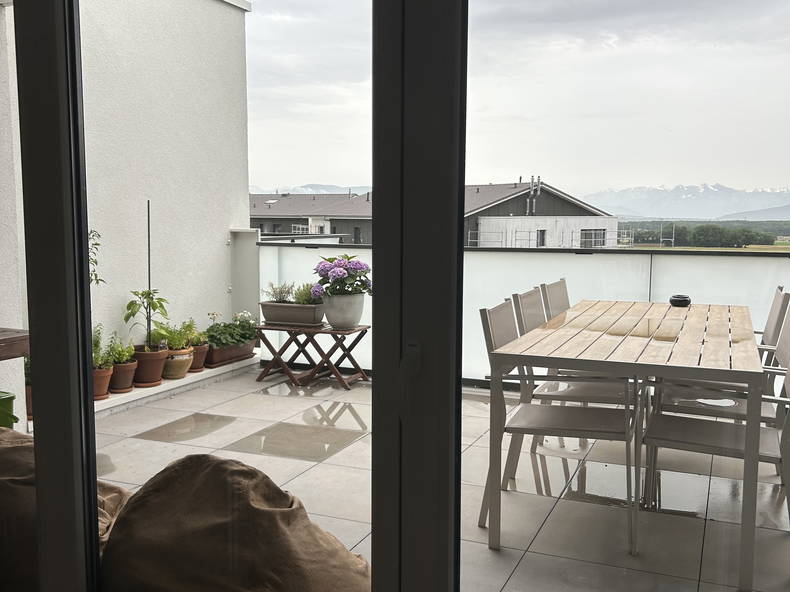 Colocation Cessy 393301-2