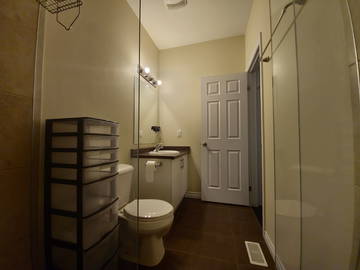 Chambre chez l'habitant à louer à Simcoe - photo 8 : salle de bain-8