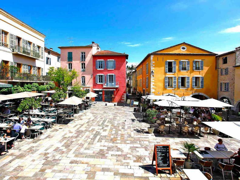 Gastgezin Valbonne 240269-5