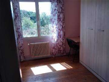 Roomlala | Room For Rent Outskirts Of Rouen - University Zone