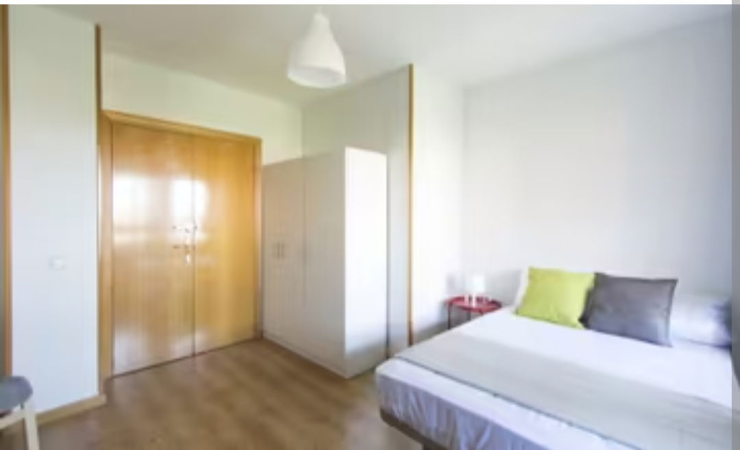 Homestay Pamplona 584115