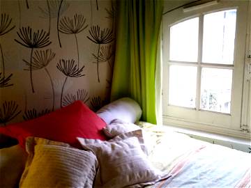 Roomlala | Room In A Family House In The District Of Carmes