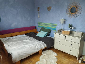 Roomlala | Room in a green park, close to major schools