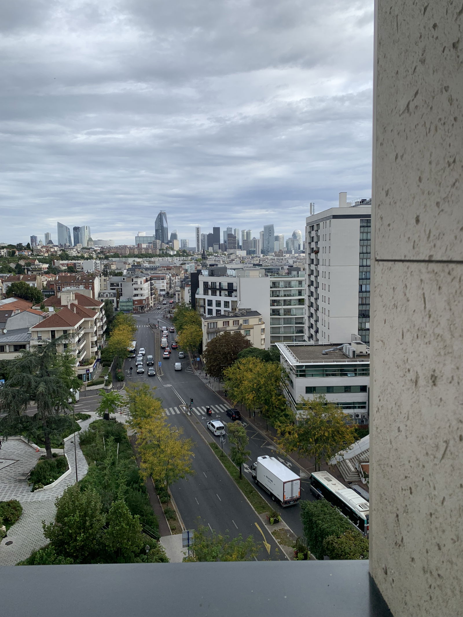 Bed And Breakfast Suresnes 608099