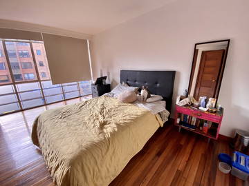 Roomlala | Room In Chapinero- Javeriana