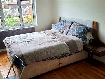 Roomlala | Room In Fully Newly Refurbished House  With Garden In South 