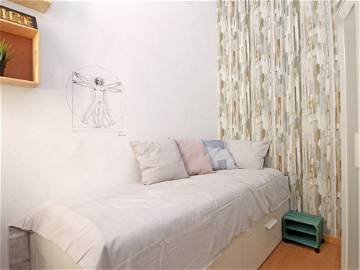 Room For Rent Barcelona 356775-1