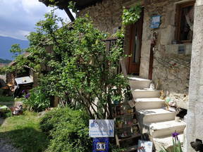 Room In Hamlet House On The Edge Of Lake Annecy