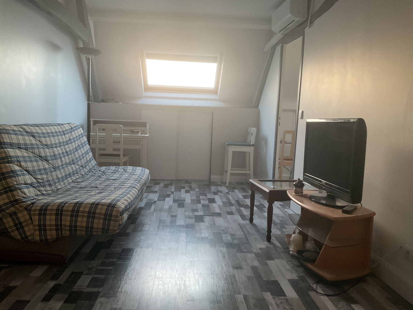 Entire Home Ytres 8190