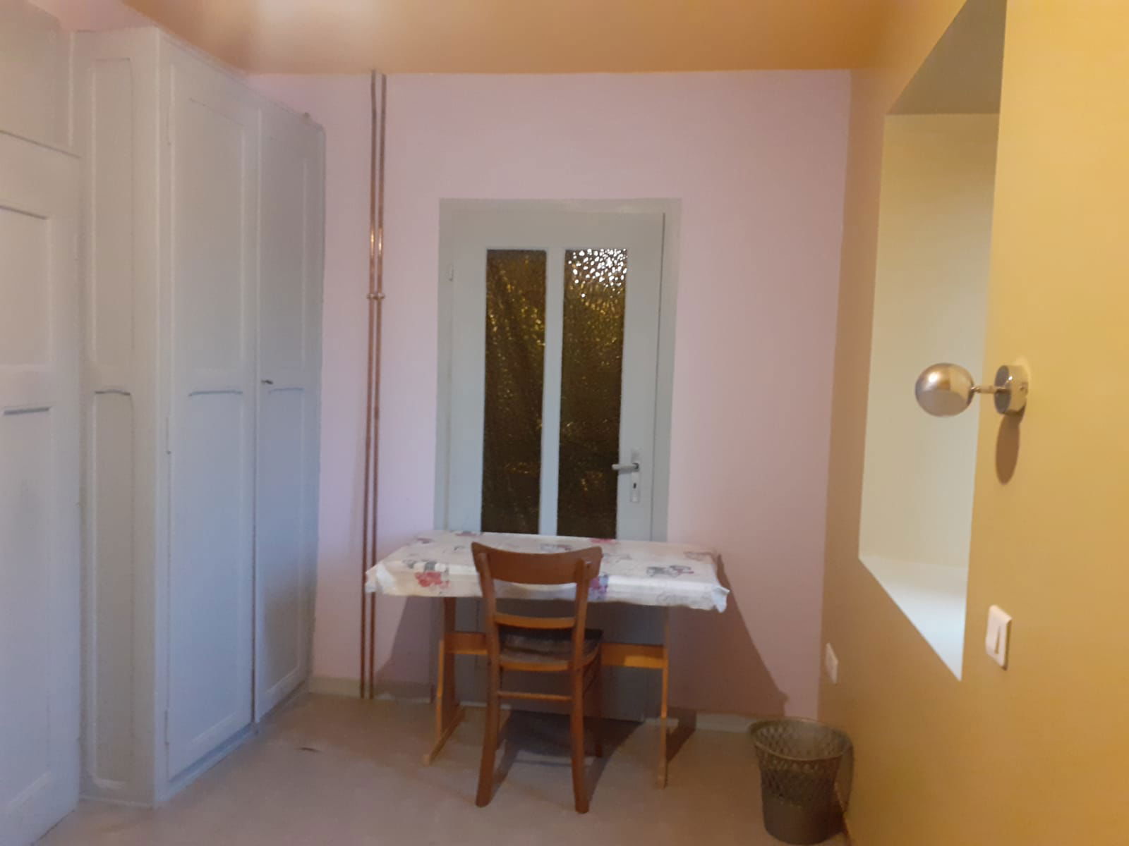 Homestay Bust 114985