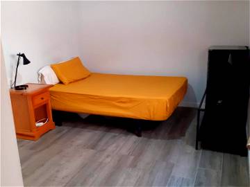 Roomlala | Room rental 1 person