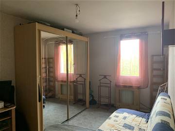 Room For Rent Combs-La-Ville 242401-1