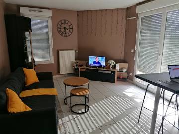 Roomlala | ROOM RENTAL NEAR LYON