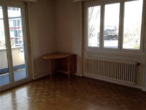 Room to rent to a woman in Lausanne