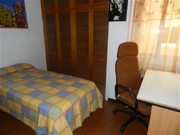 Room For Rent Cornellà De Llobregat 230405-1