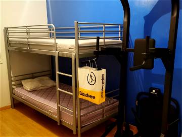 Roomlala | Room With Bunk Bed